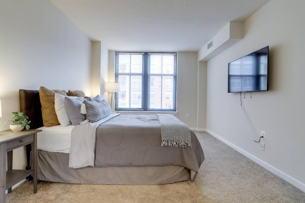 Fantastic 2 Bedroom Condo At Pentagon City Arlington Exterior foto